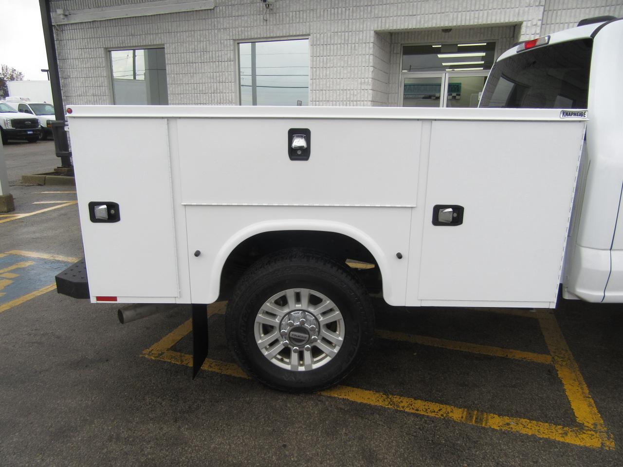 2023 Ford F-350 CREW CAB 4X4 XLT NEW SERVICE UTILITY BODY Photo2