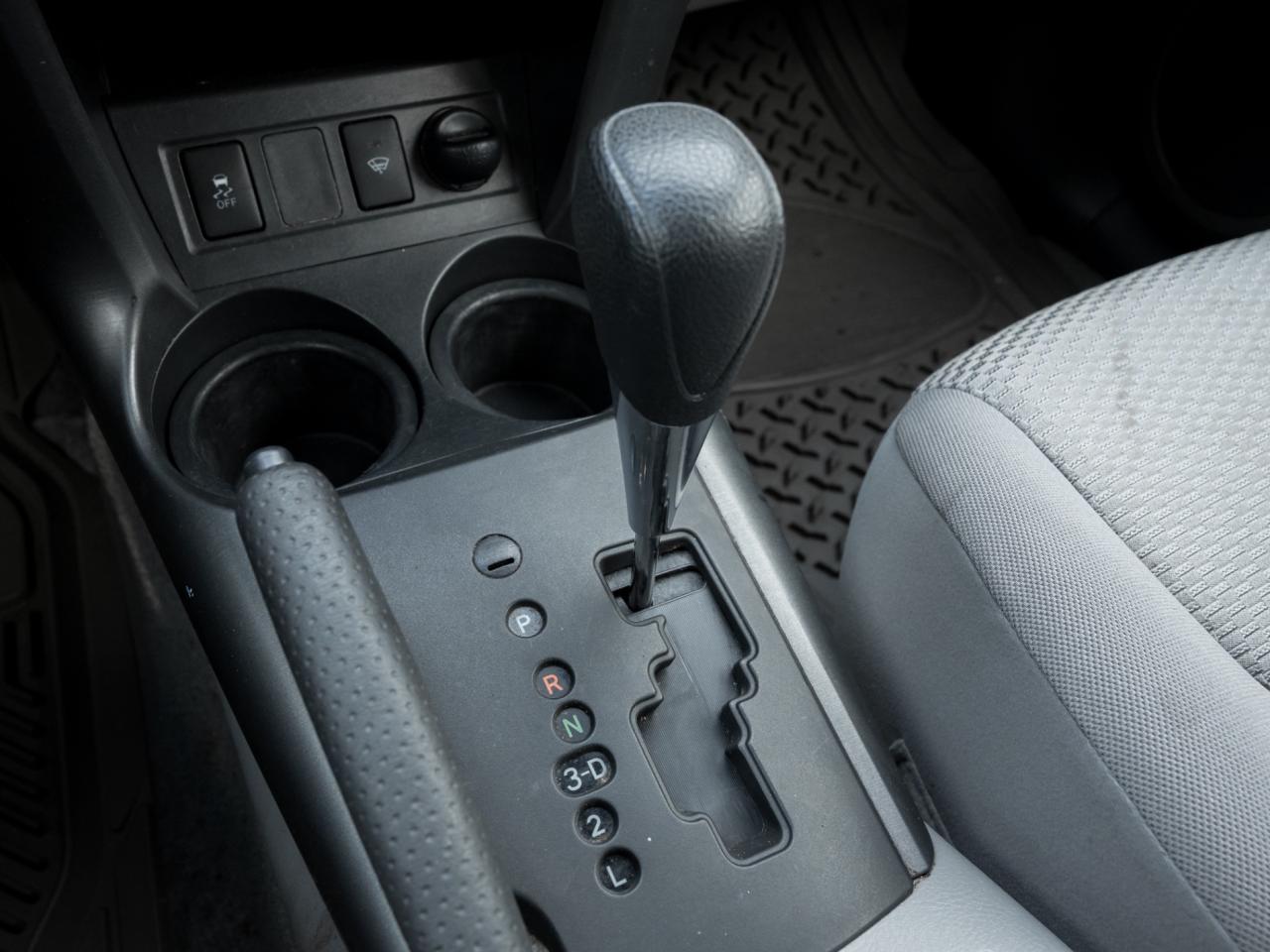 2011 Toyota RAV4 4WD I4, SUNROOF Photo