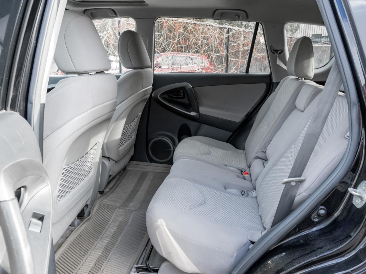 2011 Toyota RAV4 4WD I4, SUNROOF Photo