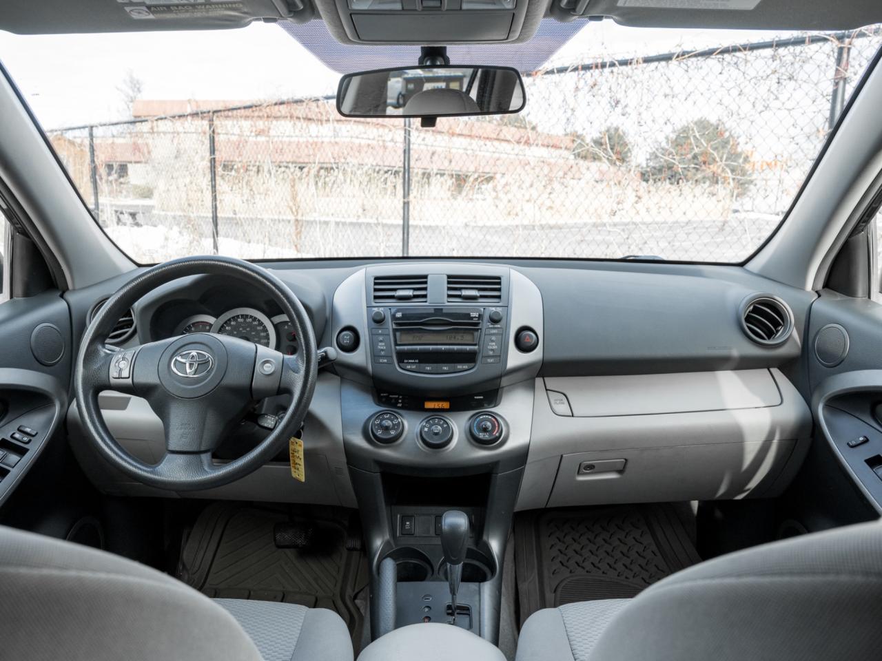 2011 Toyota RAV4 4WD I4, SUNROOF Photo
