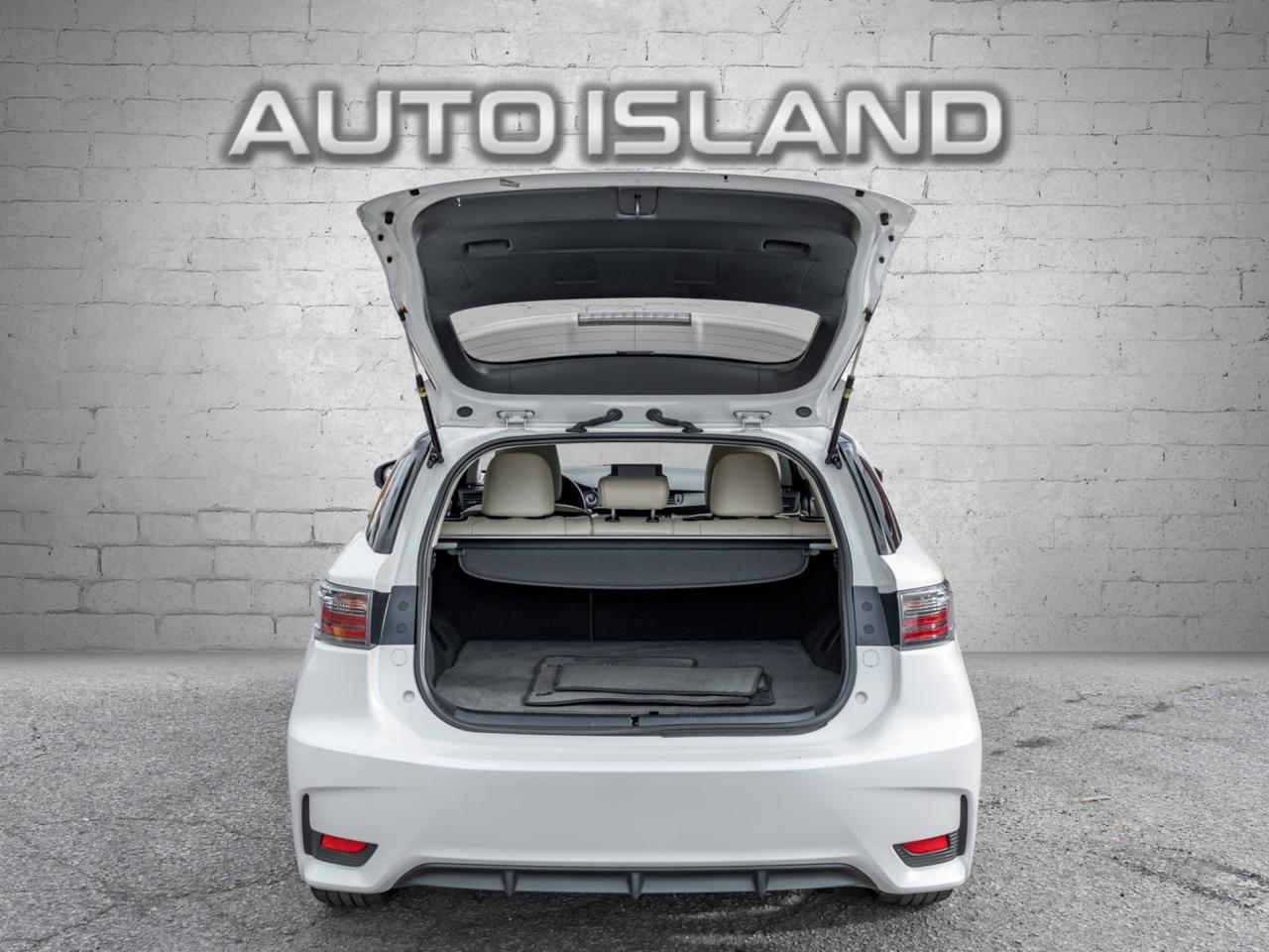 2014 Lexus CT 200h Tech PKG-Service Records-Navigation-Sunroof-CLEAN Photo