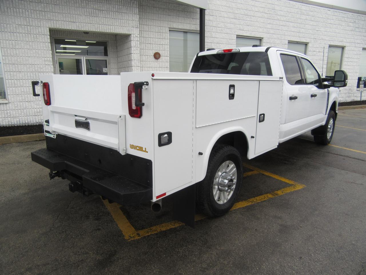 2023 Ford F-350 CREW CAB 4X4 XLT NEW SERVICE UTILITY BODY Photo4