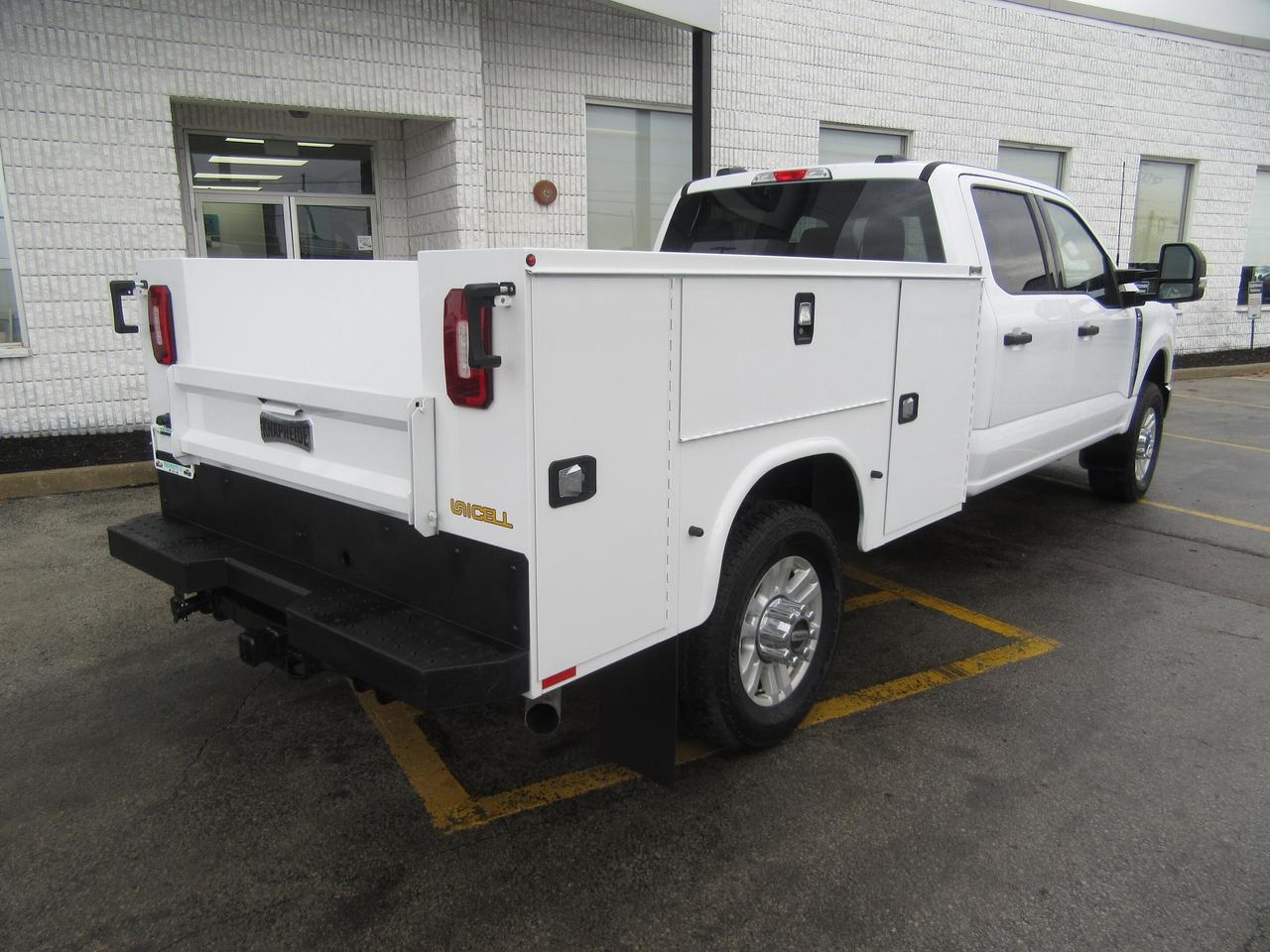 2023 Ford F-350 CREW CAB 4X4 XLT NEW SERVICE UTILITY BODY Photo