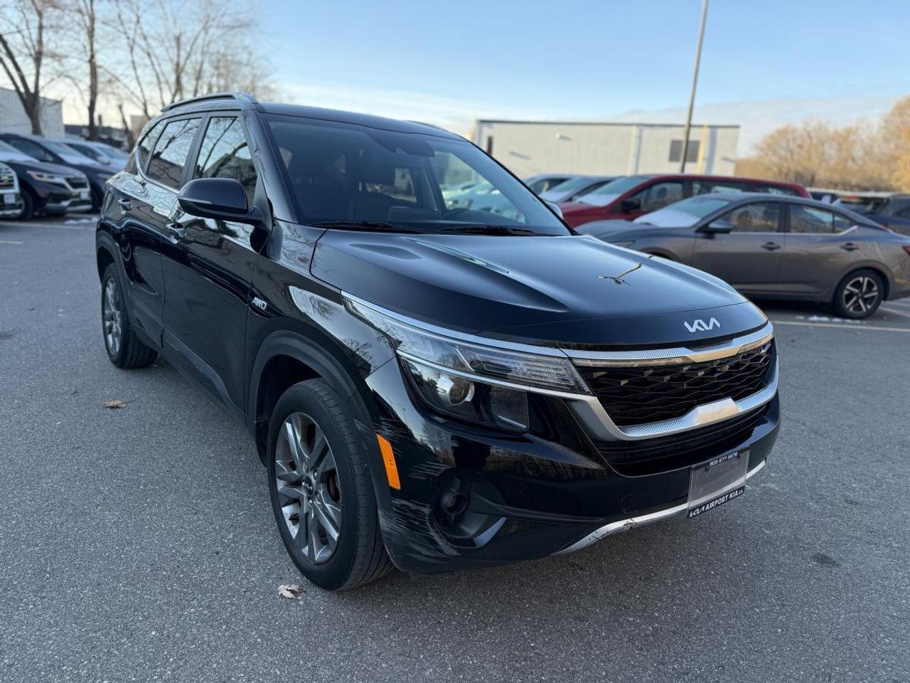 2023 Kia Seltos EX AWD Photo2