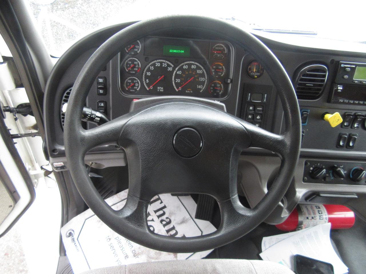 2019 Freightliner M2-106 26FT REEFER BOX THERMO KING T-880-R SYSTEM Photo