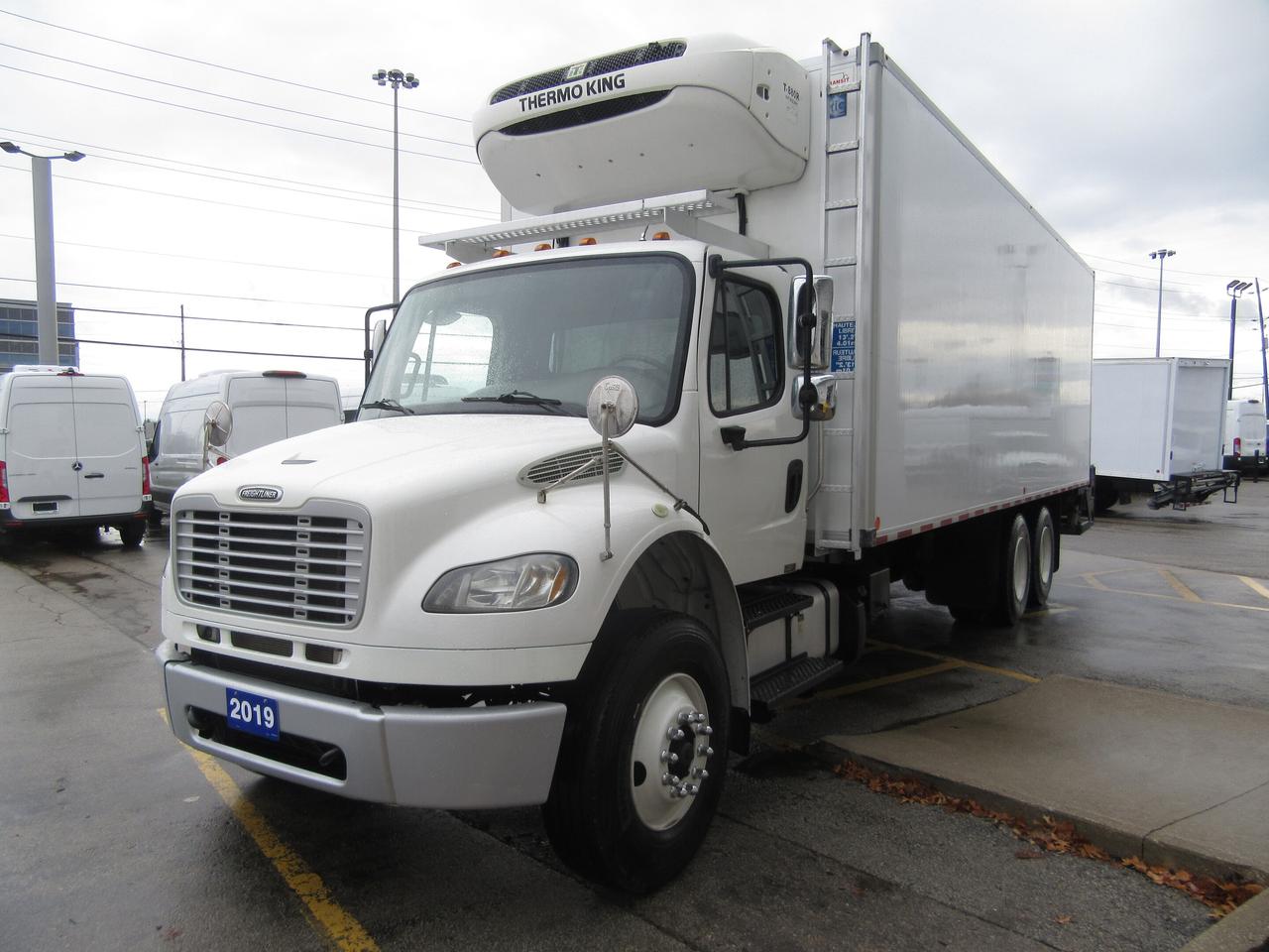 2019 Freightliner M2-106 26FT REEFER BOX THERMO KING T-880-R SYSTEM Photo