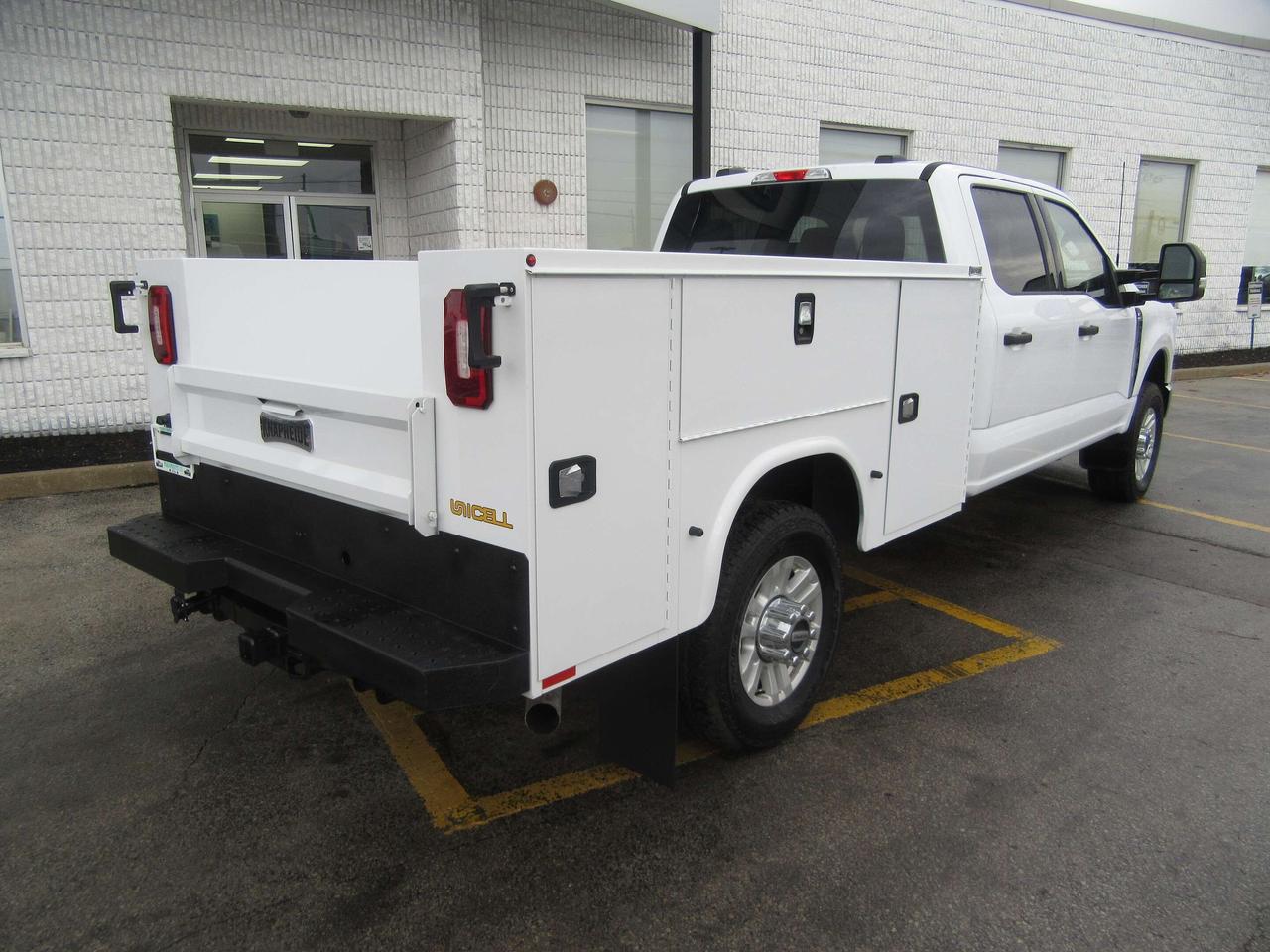 2023 Ford F-350 CREW CAB 4X4 XLT NEW SERVICE UTILITY BODY Photo