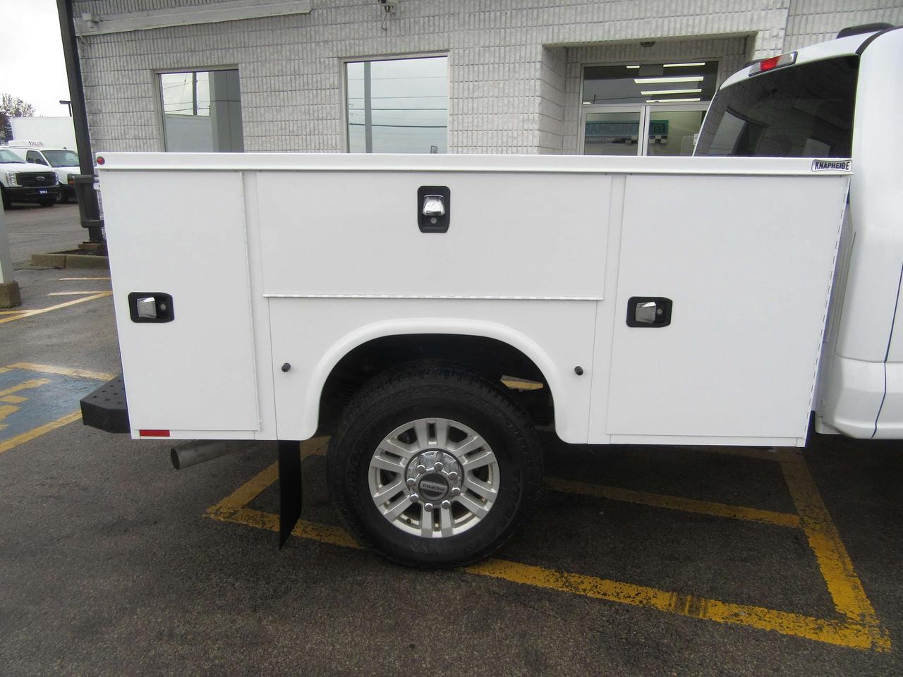 2023 Ford F-350 CREW CAB 4X4 XLT NEW SERVICE UTILITY BODY Photo
