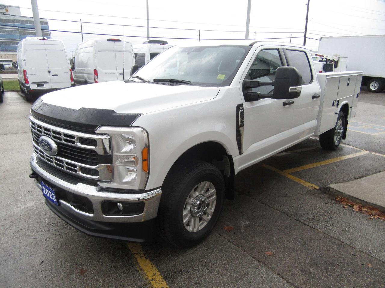 2023 Ford F-350 CREW CAB 4X4 XLT NEW SERVICE UTILITY BODY Photo