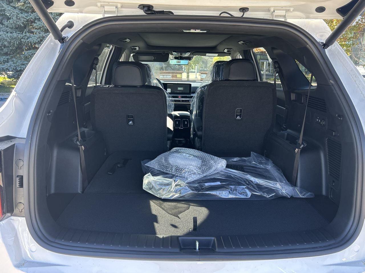 2026 Kia Sorento Plug-In Hybrid SX AWD Blindview Monitor   Digital Cluster Photo