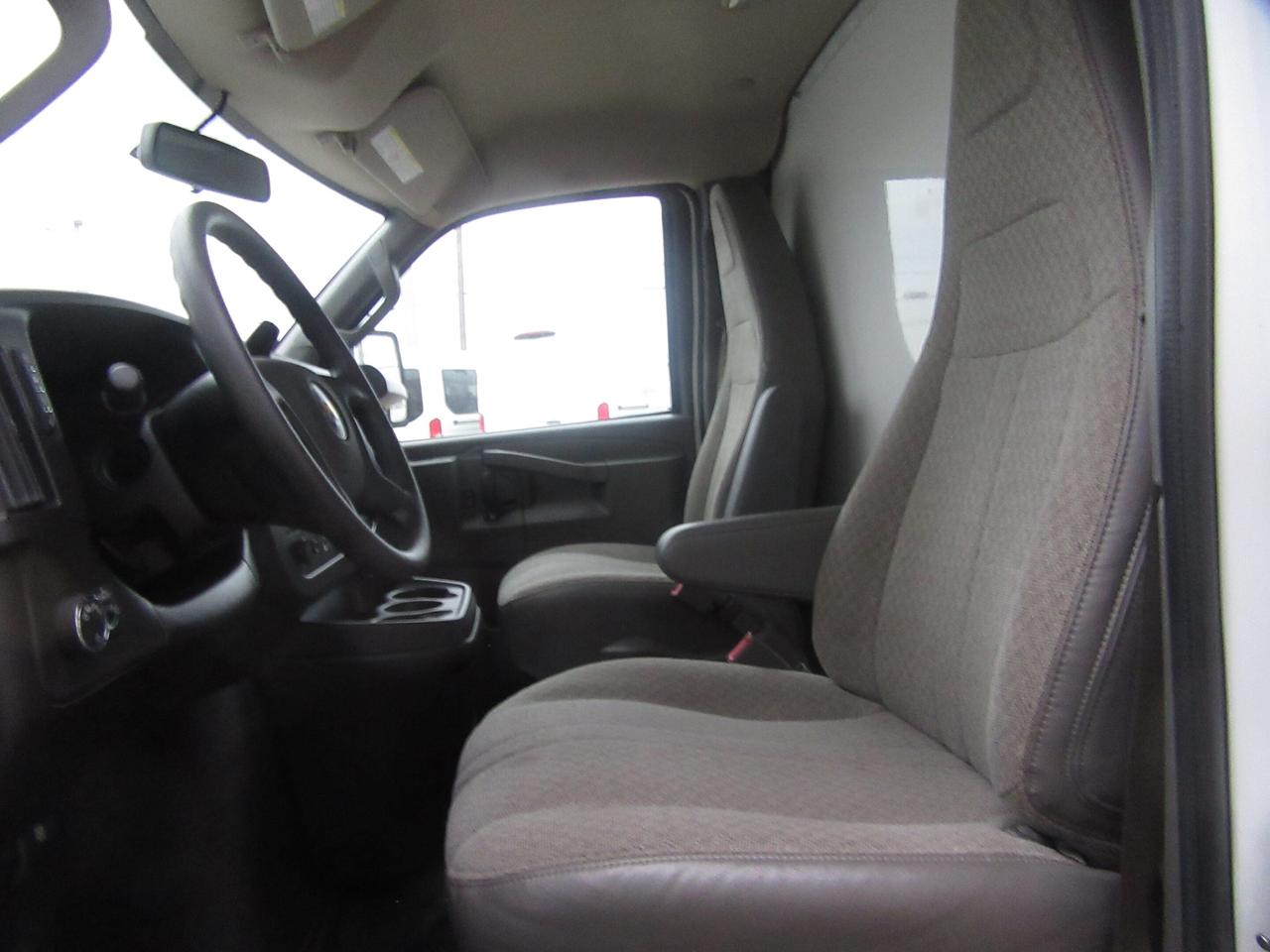 2024 Chevrolet Express 3500 12FT HIGH BOX CUBE VAN WITH ROLLOUT RAMP Photo