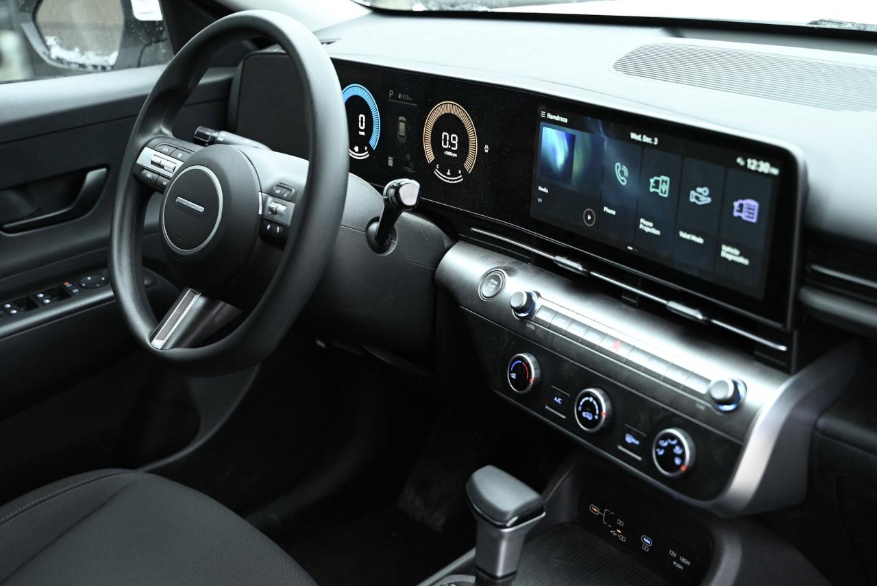 2024 Hyundai KONA Essential Photo