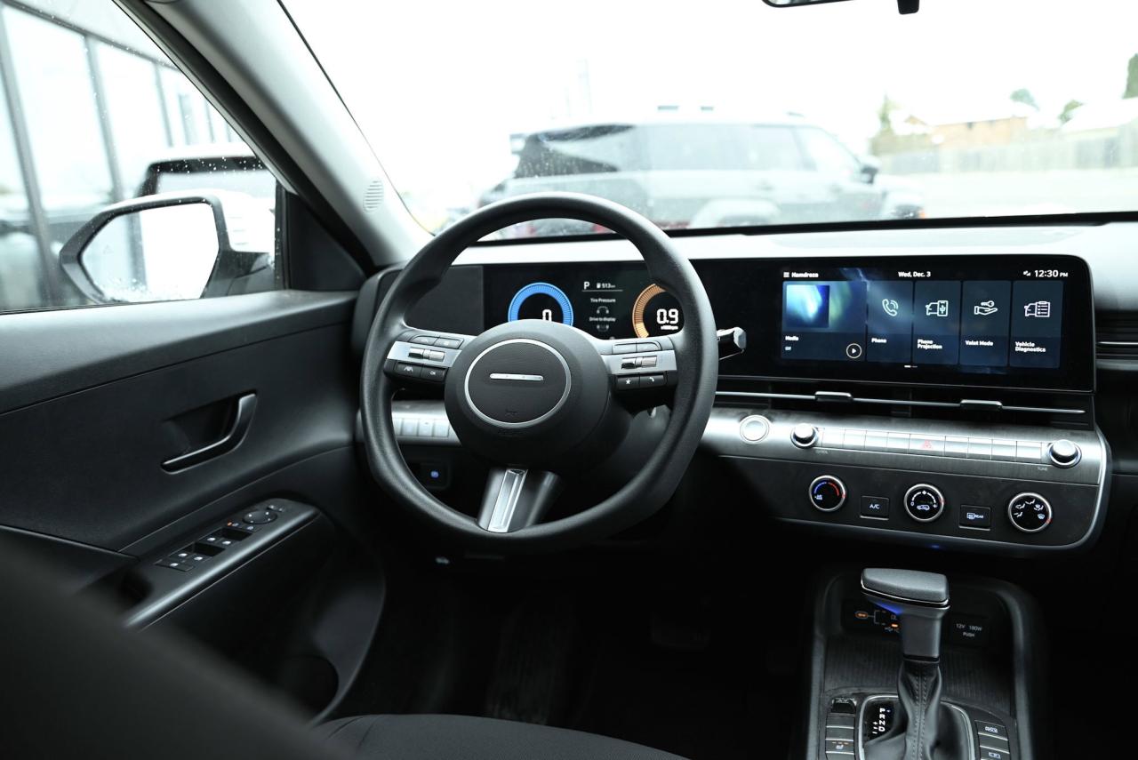 2024 Hyundai KONA Essential Photo