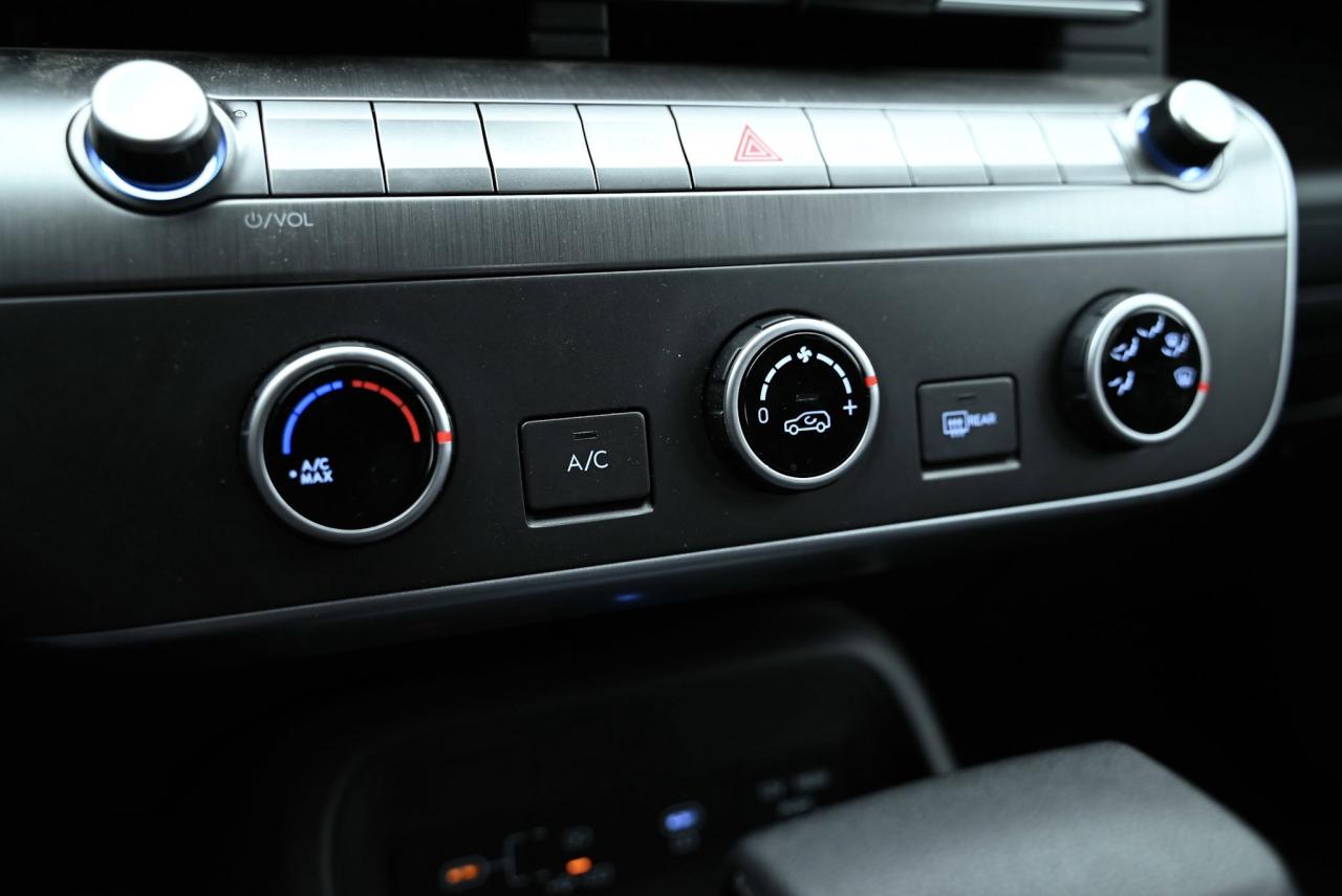 2024 Hyundai KONA Essential Photo