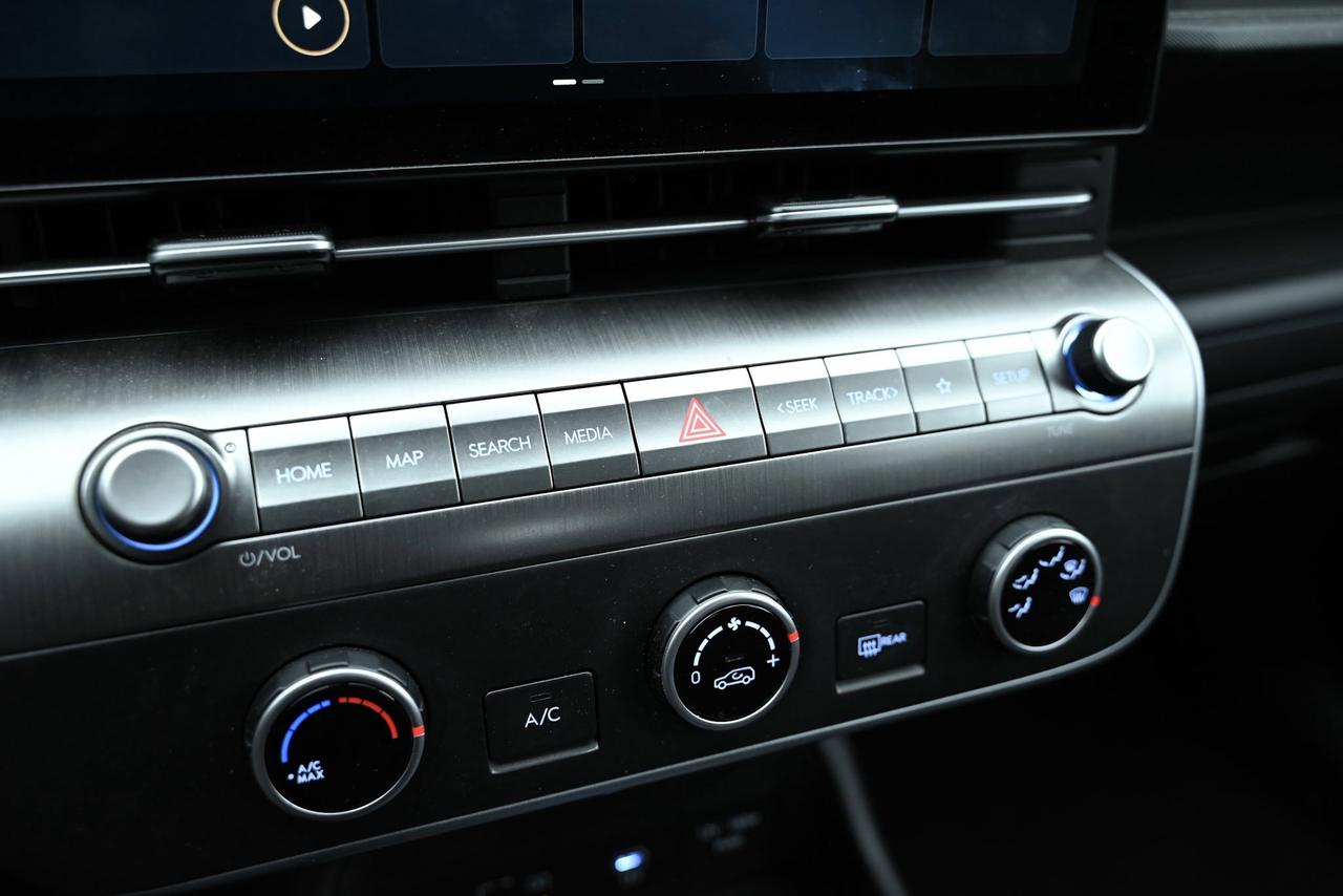 2024 Hyundai KONA Essential Photo