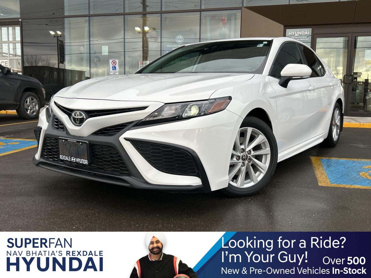 2022 Toyota Camry SE Auto   ONE OWNER   CLEAN CARFAX Photo0