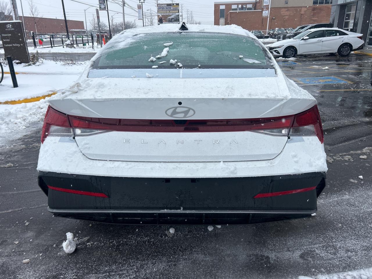 2025 Hyundai Elantra Preferred IVT   Starting from 4.49% OAC Photo3