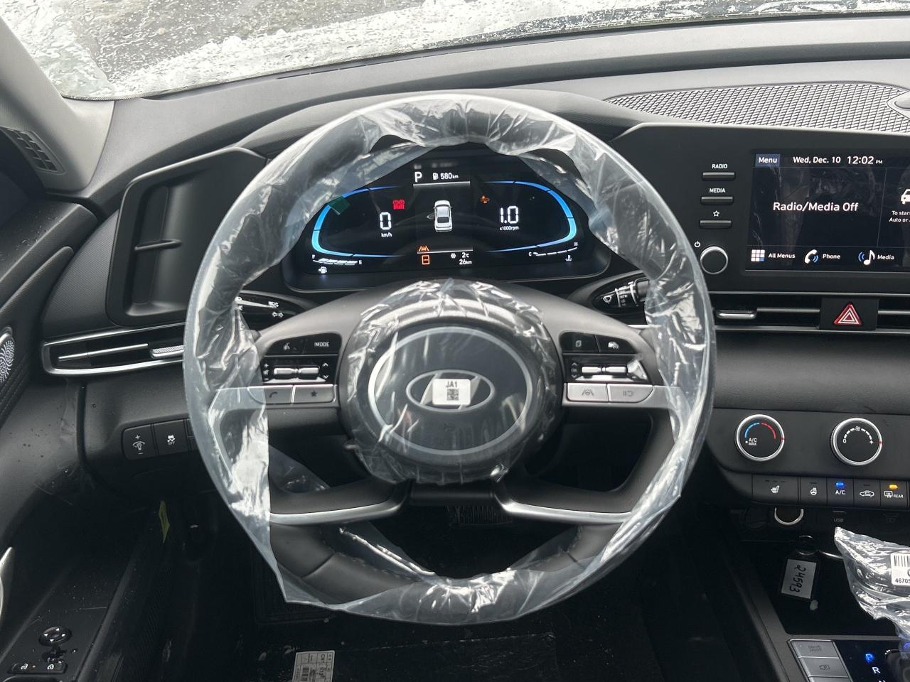 2025 Hyundai Elantra Preferred IVT   Starting from 4.49% OAC Photo