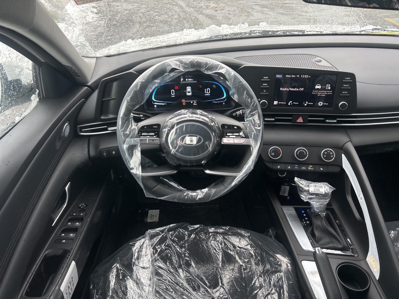 2025 Hyundai Elantra Preferred IVT   Starting from 4.49% OAC Photo