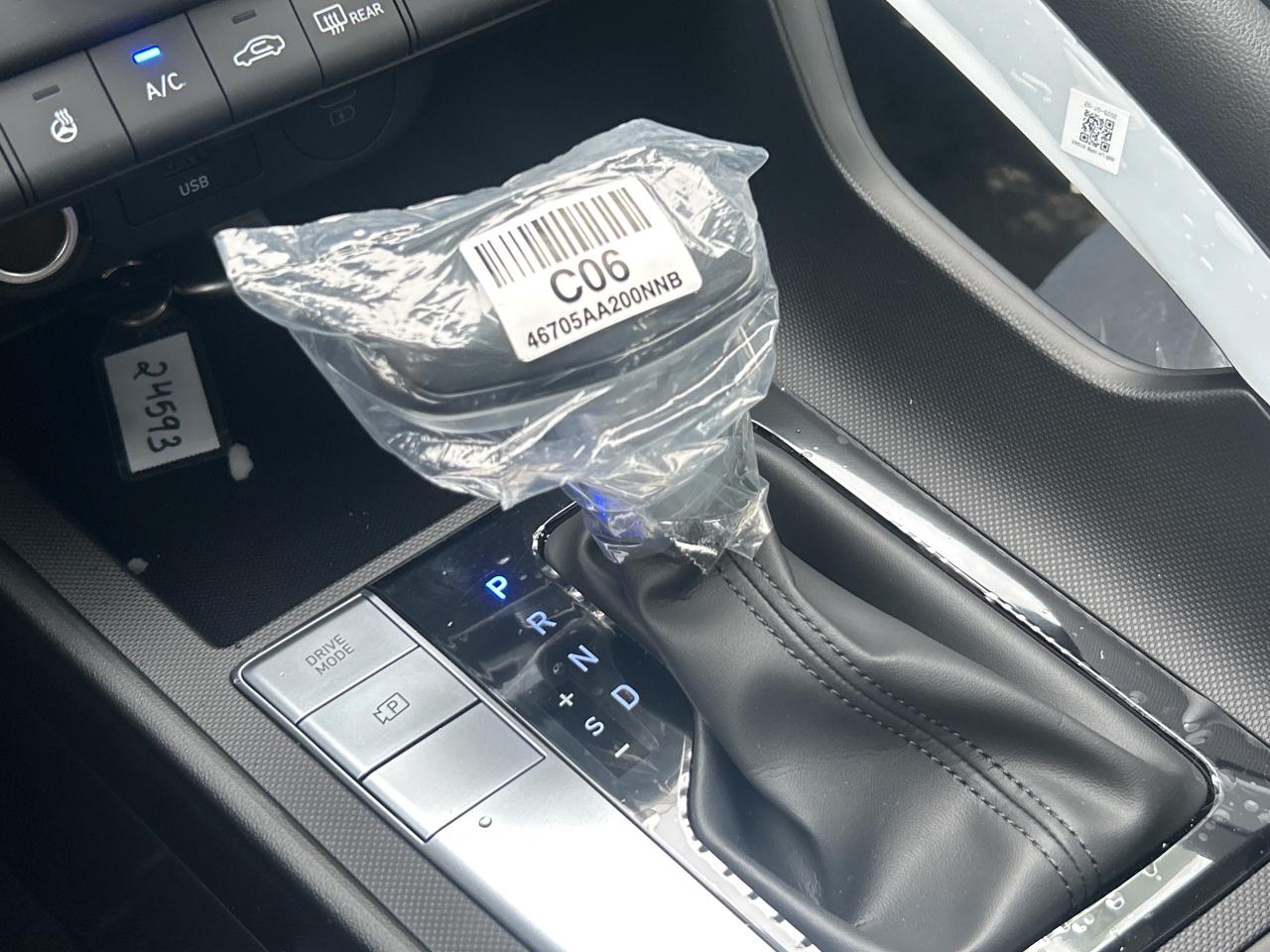 2025 Hyundai Elantra Preferred IVT   Starting from 4.49% OAC Photo