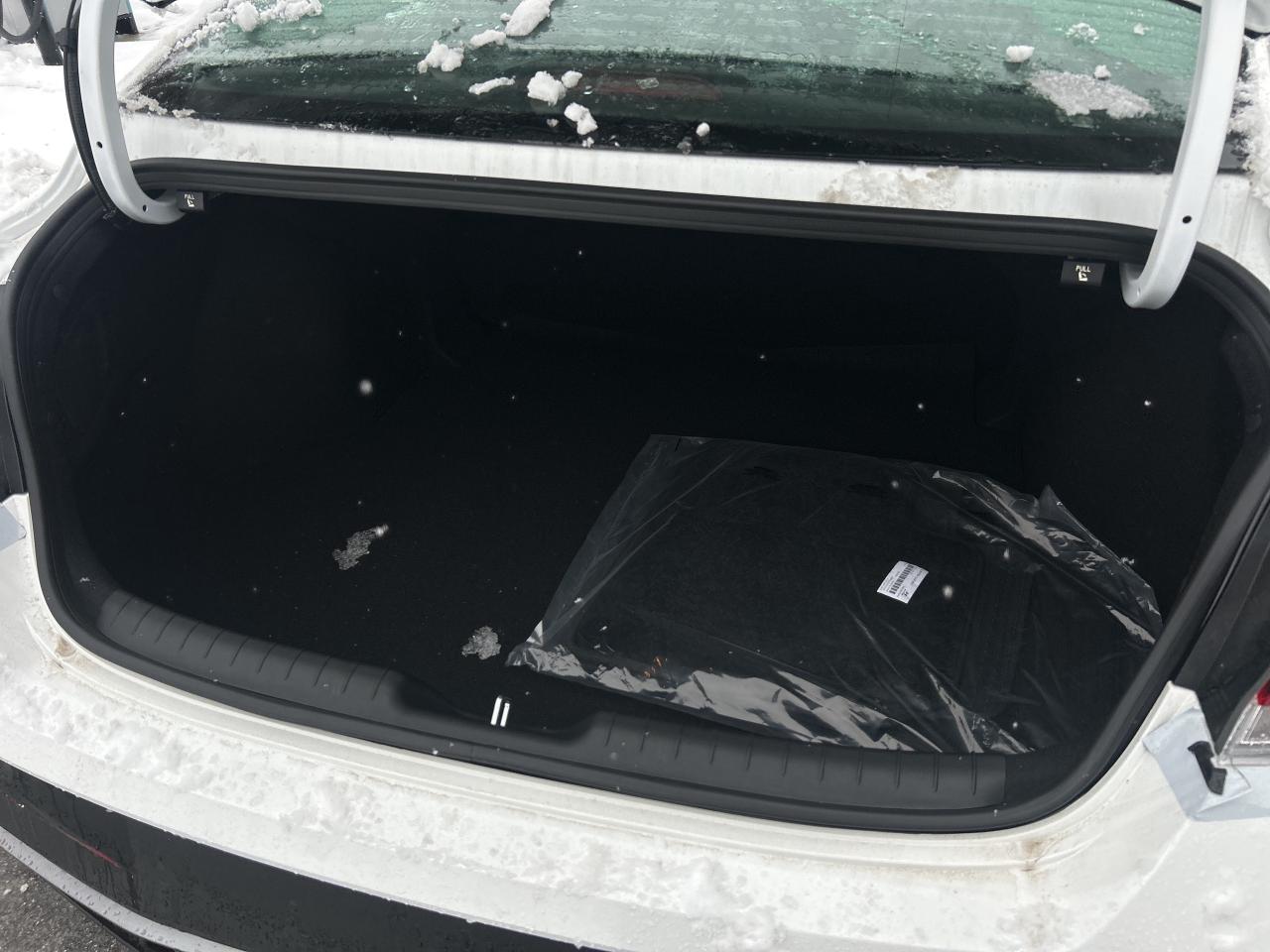 2025 Hyundai Elantra Preferred IVT   Starting from 4.49% OAC Photo