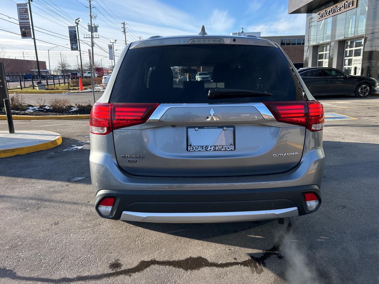 2017 Mitsubishi Outlander AWC 4dr ES Photo3