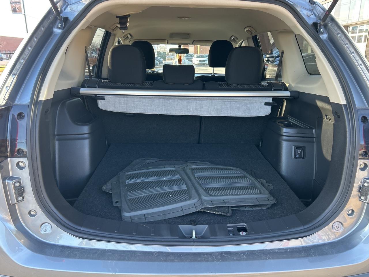 2017 Mitsubishi Outlander AWC 4dr ES Photo