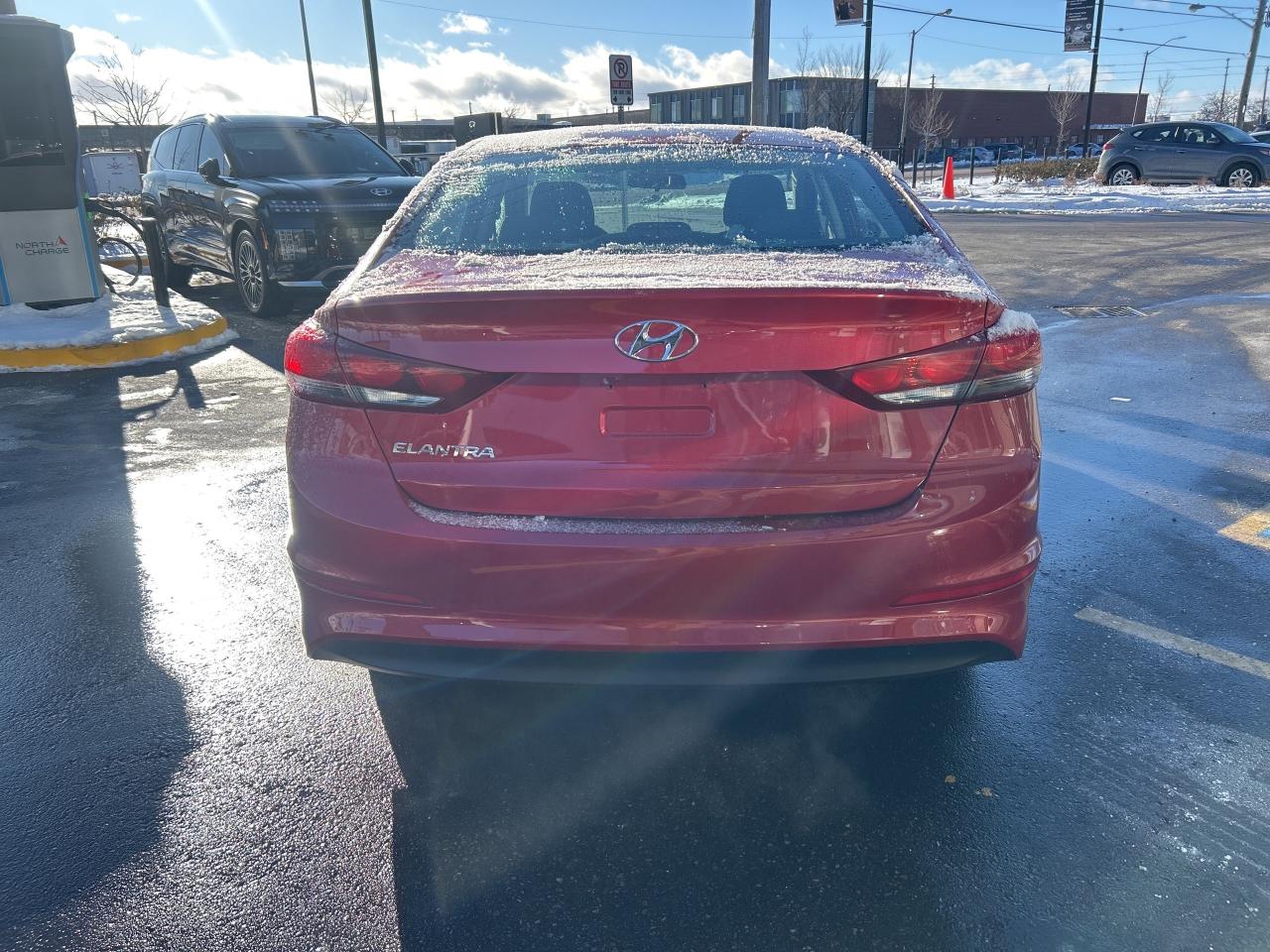 2017 Hyundai Elantra 4dr Sdn Auto LE   AS IS SPECIAL! Photo3