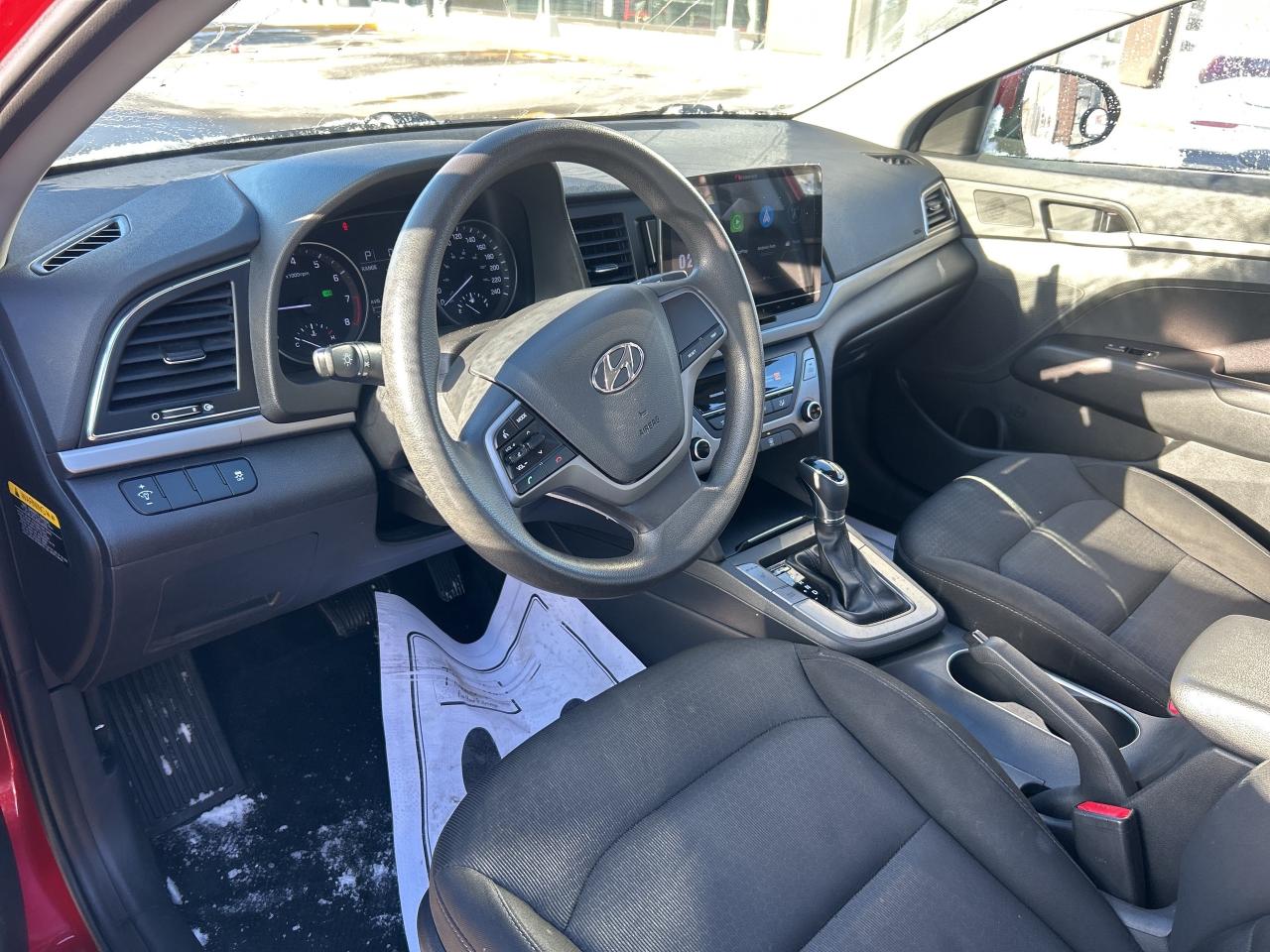 2017 Hyundai Elantra 4dr Sdn Auto LE   AS IS SPECIAL! Photo