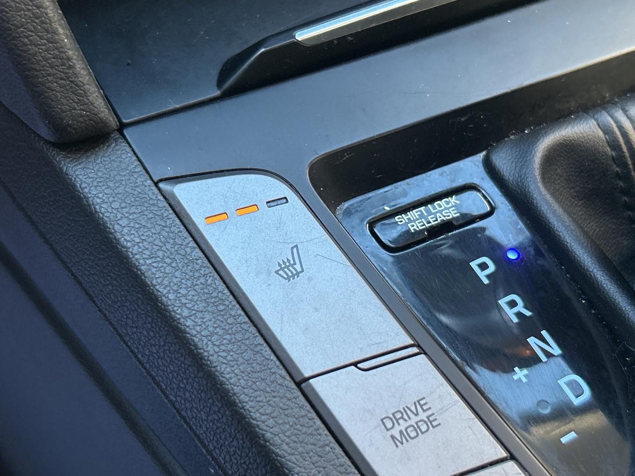 2017 Hyundai Elantra 4dr Sdn Auto LE   AS IS SPECIAL! Photo