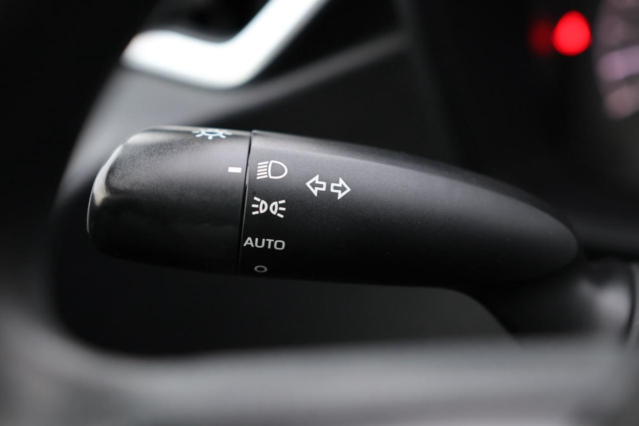 2020 Toyota Corolla LE/BLIND SPOT WARNING/BACKUP CAM/H SEATS/BLUETOOTH Photo