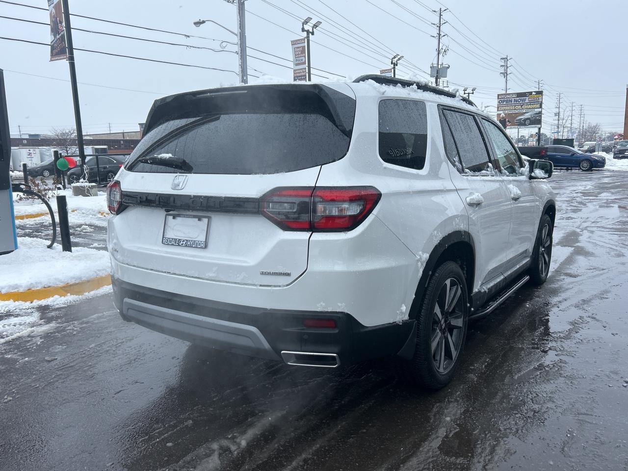 2024 Honda Pilot Touring AWD   ONE OWNER   CLEAN CARFAX Photo