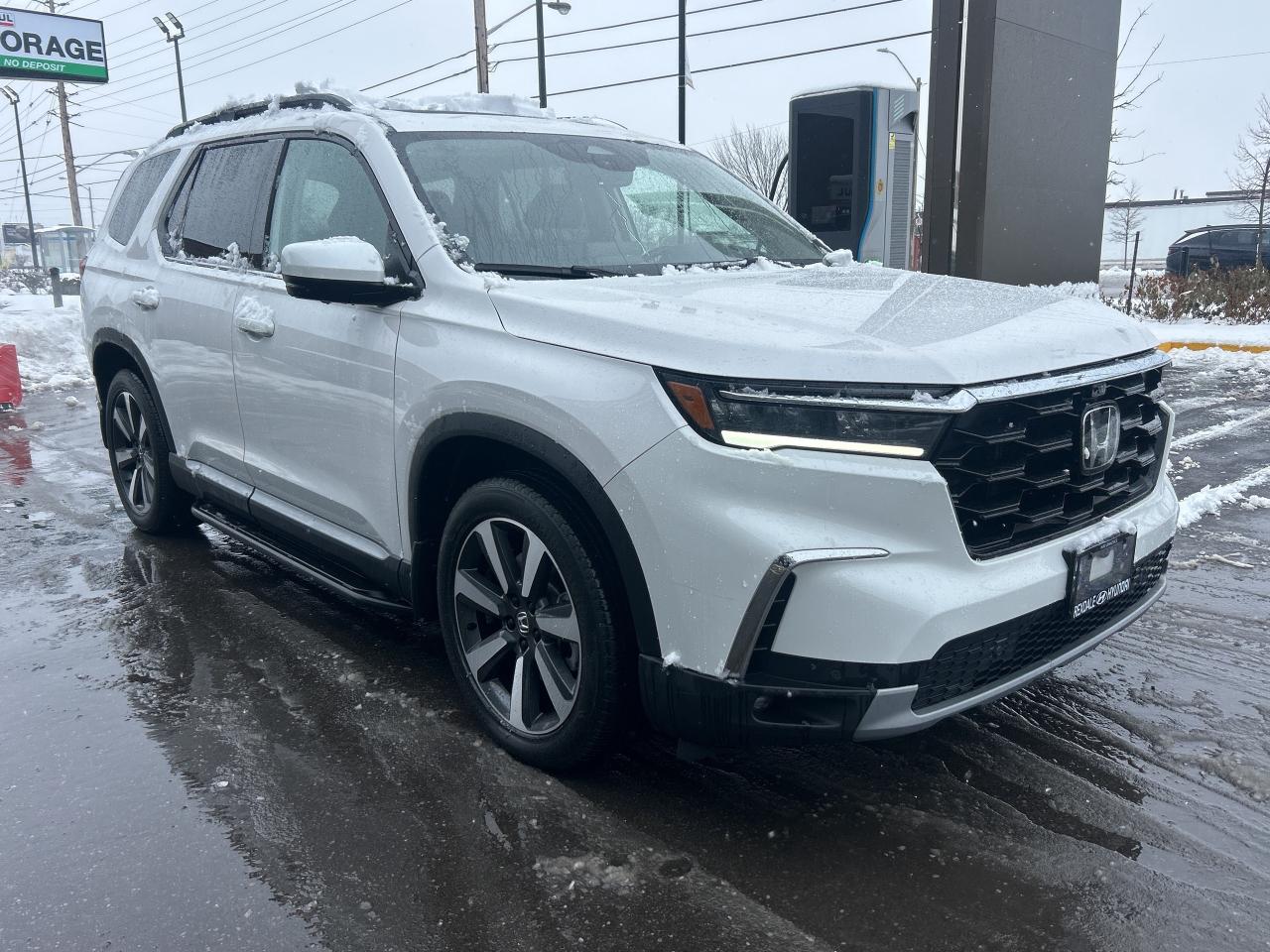 2024 Honda Pilot Touring AWD   ONE OWNER   CLEAN CARFAX Photo