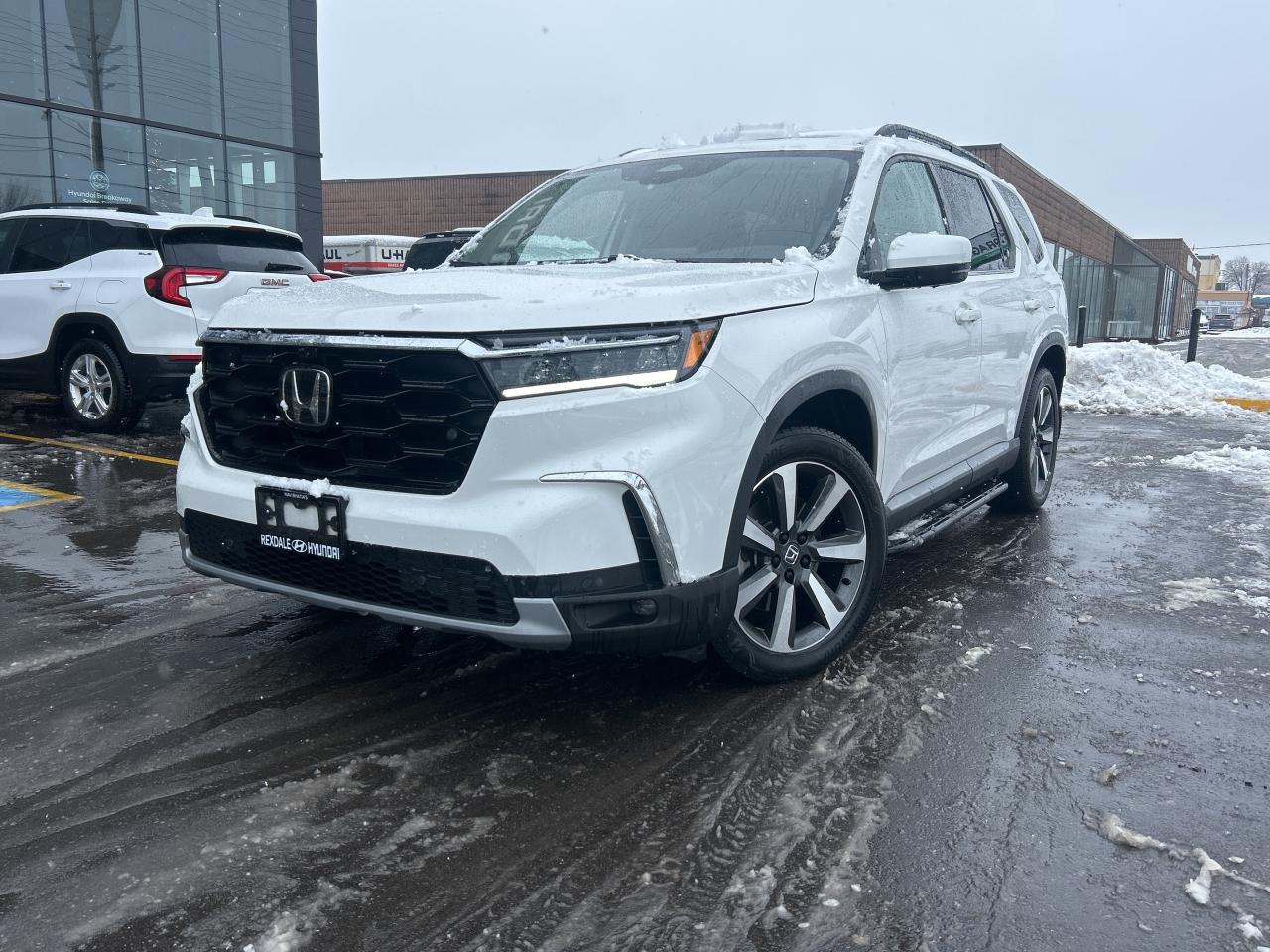 2024 Honda Pilot Touring AWD   ONE OWNER   CLEAN CARFAX Photo