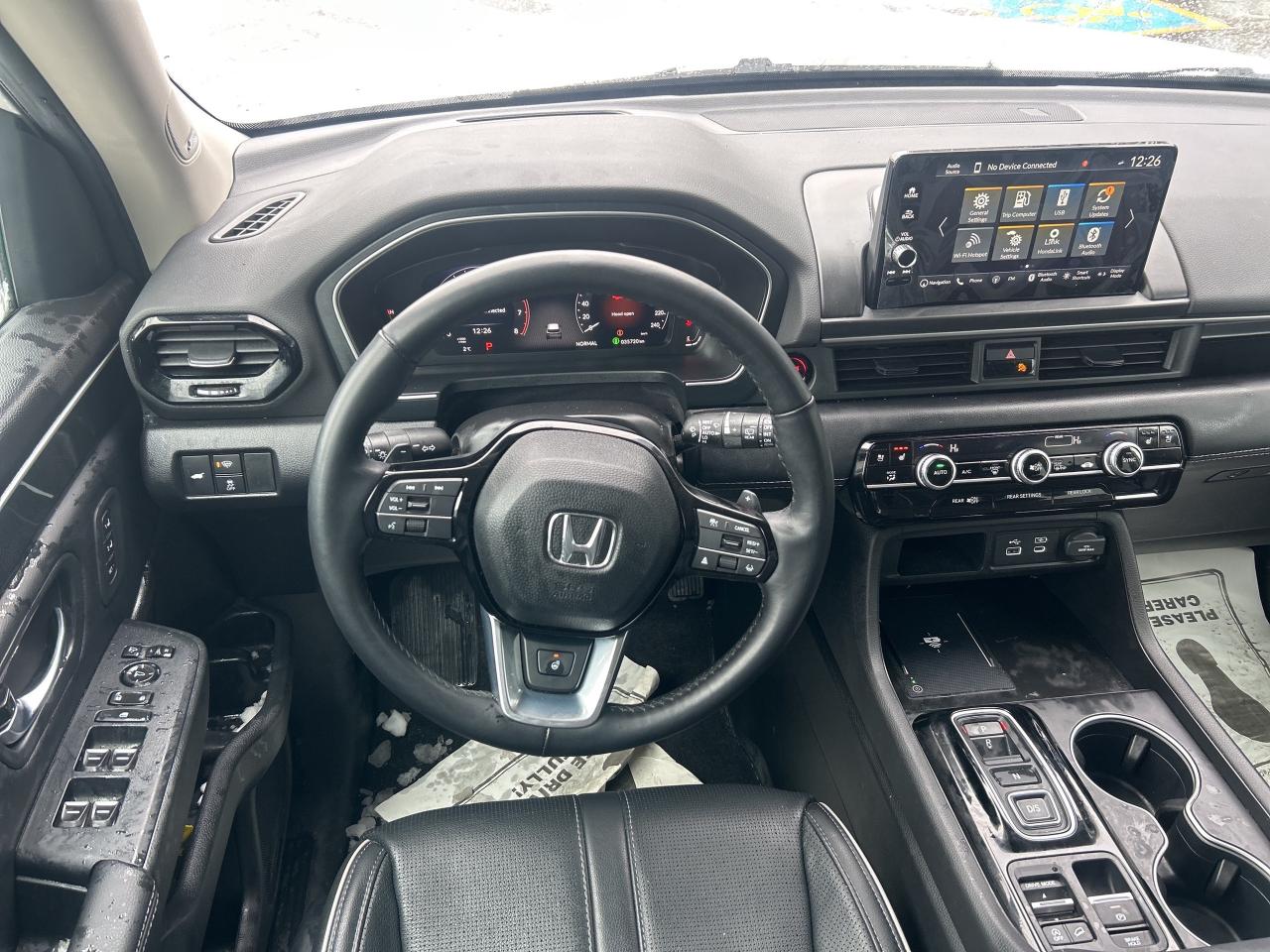 2024 Honda Pilot Touring AWD   ONE OWNER   CLEAN CARFAX Photo