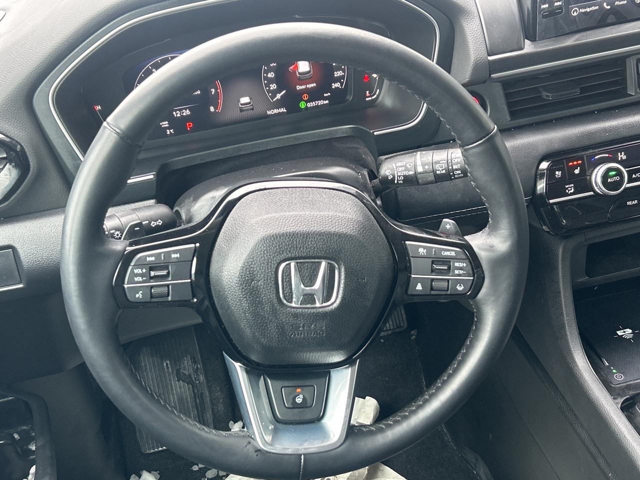 2024 Honda Pilot Touring AWD   ONE OWNER   CLEAN CARFAX Photo