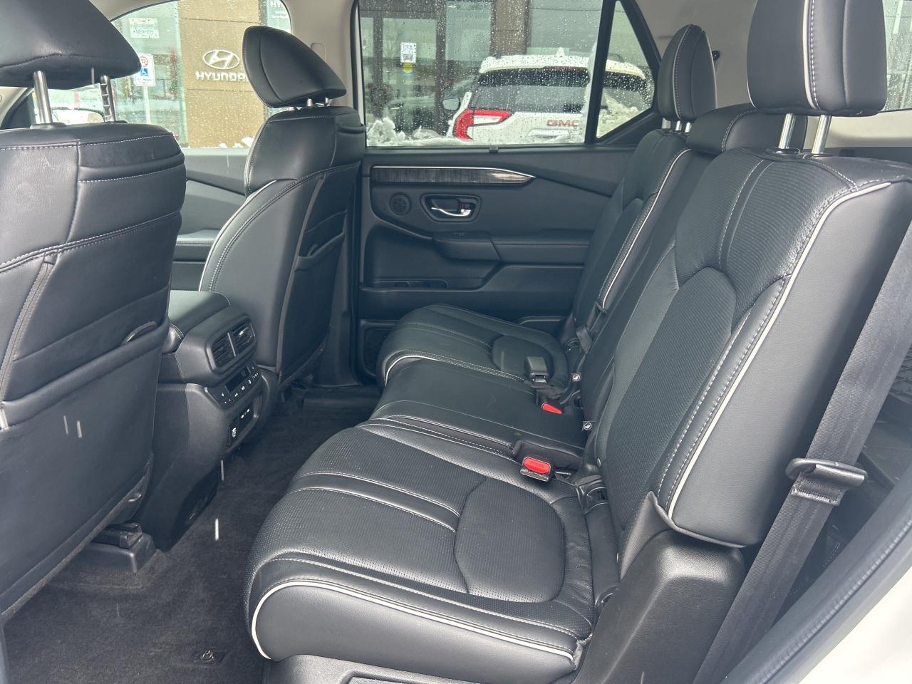 2024 Honda Pilot Touring AWD   ONE OWNER   CLEAN CARFAX Photo