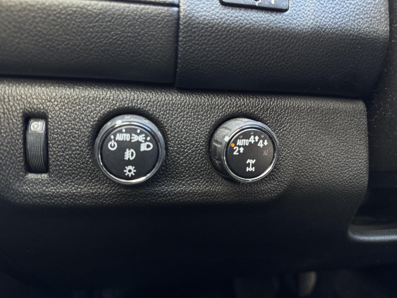 2018 GMC Canyon 4WD Crew Cab 140.5  All Terrain w-Cloth Photo