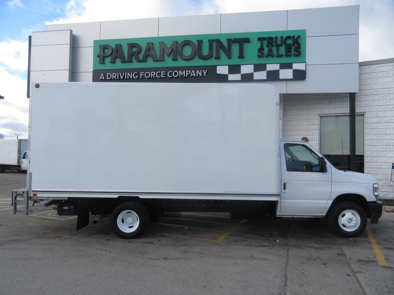 2025 Ford Super Duty E-450 DRW HIGH BOX 16FT CUBE VAN POWER LIFTGATE Photo