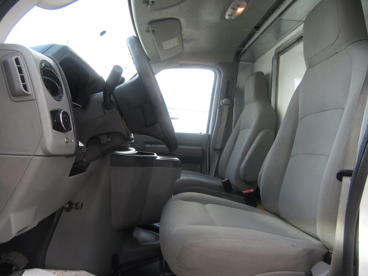 2025 Ford E-450 HIGH BOX 16FT CUBE VAN POWER LIFTGATE Photo