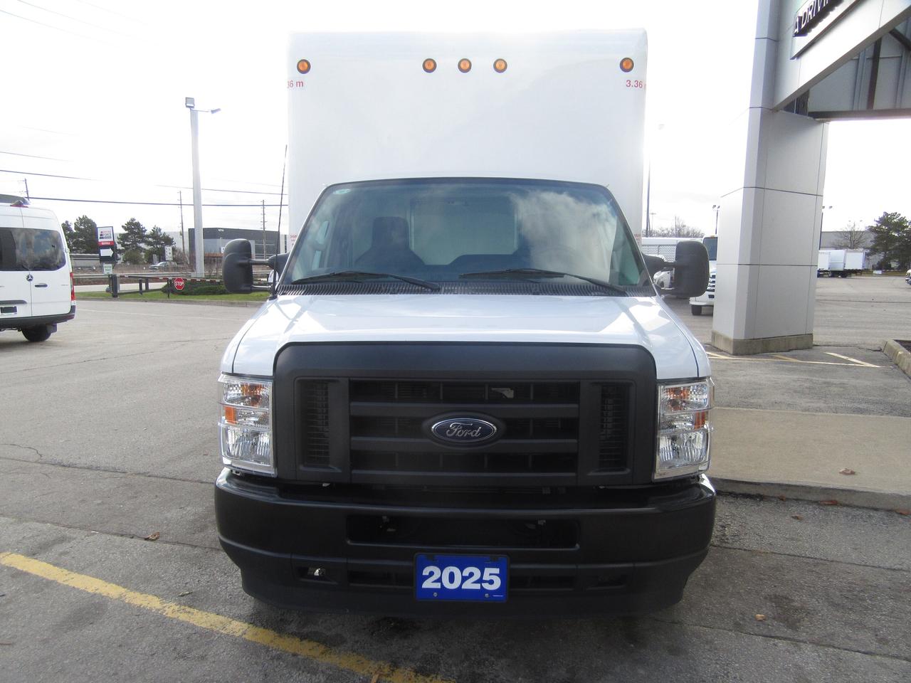 2025 Ford E-450 HIGH BOX 16FT CUBE VAN POWER LIFTGATE Photo
