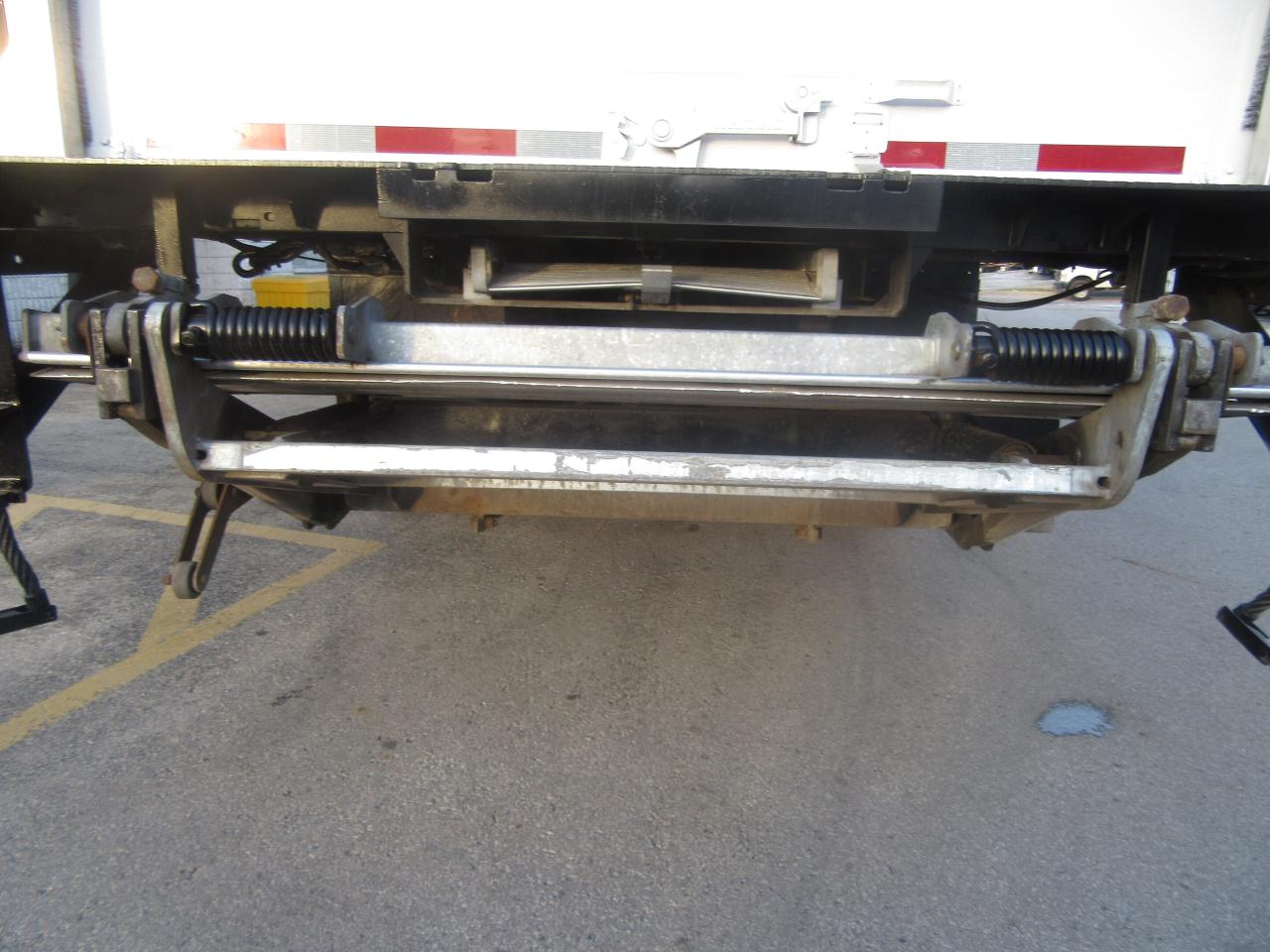 2018 Freightliner M2-106 26FT REEFER BOX CARRIER SUPRA 960 Photo4