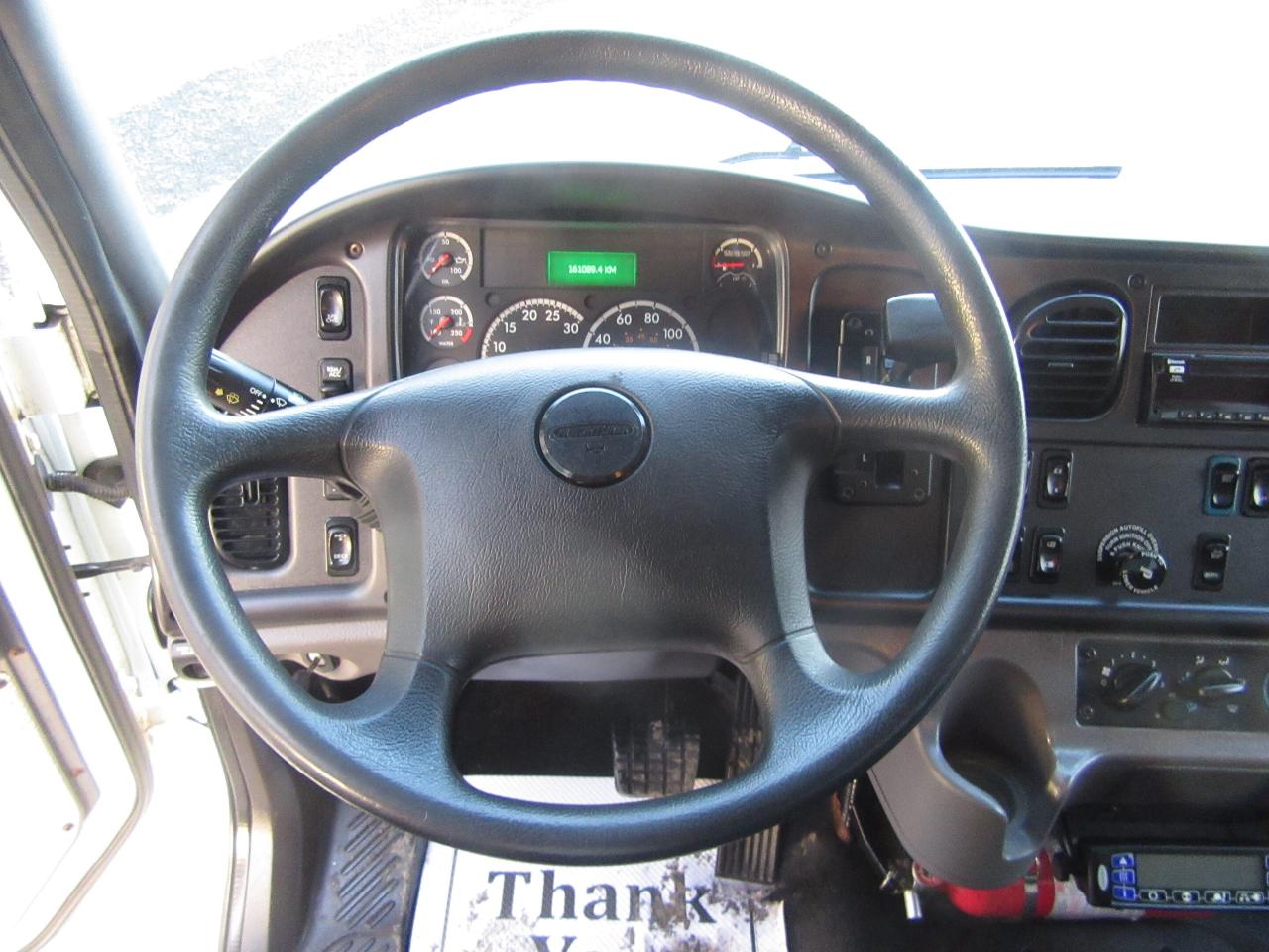 2018 Freightliner M2-106 26FT REEFER BOX CARRIER SUPRA 960 Photo