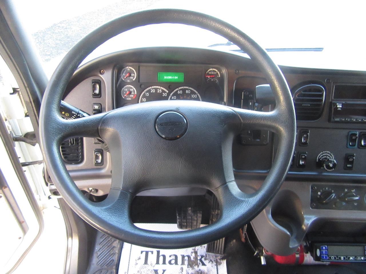 2018 Freightliner M2-106 26FT REEFER BOX CARRIER SUPRA 960 Photo