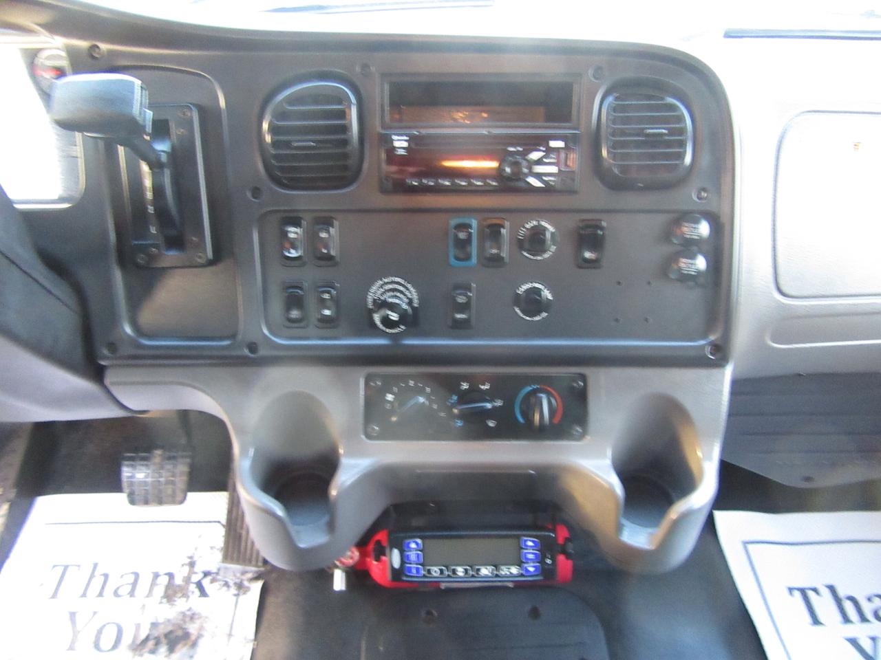 2018 Freightliner M2-106 26FT REEFER BOX CARRIER SUPRA 960 Photo