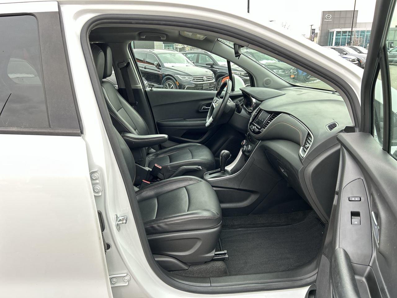 2022 Chevrolet Trax AWD LT Leather Seats  Remote Starter  Alloy Wheels Photo