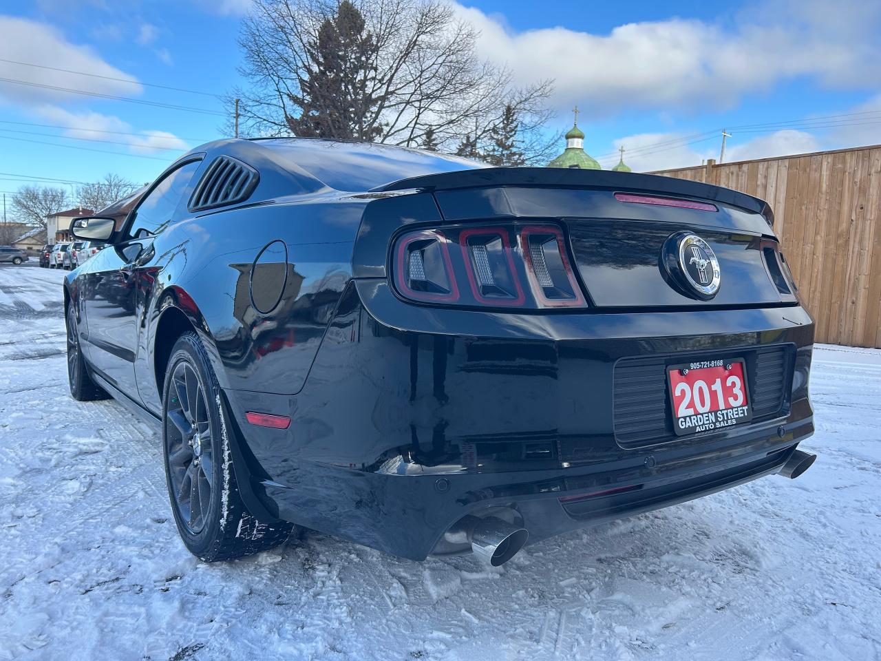 2013 Ford Mustang V6 Photo2