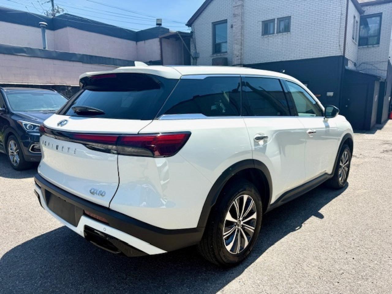 2024 Infiniti QX60 WINTER TIRES INCL, PURE, APPLE CARPLAY $ ANDROID Photo4