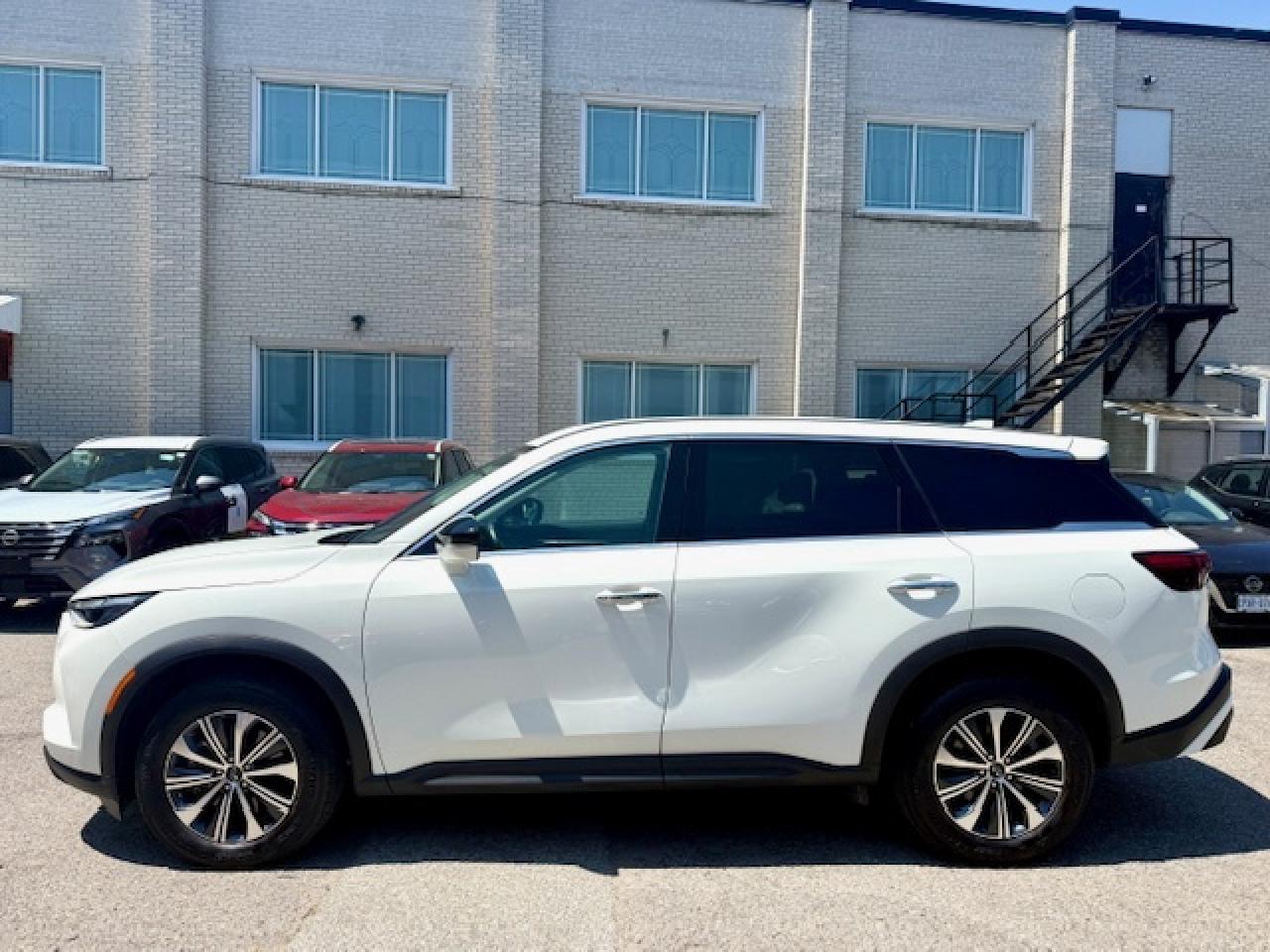 2024 Infiniti QX60 WINTER TIRES INCL, PURE, APPLE CARPLAY $ ANDROID Photo