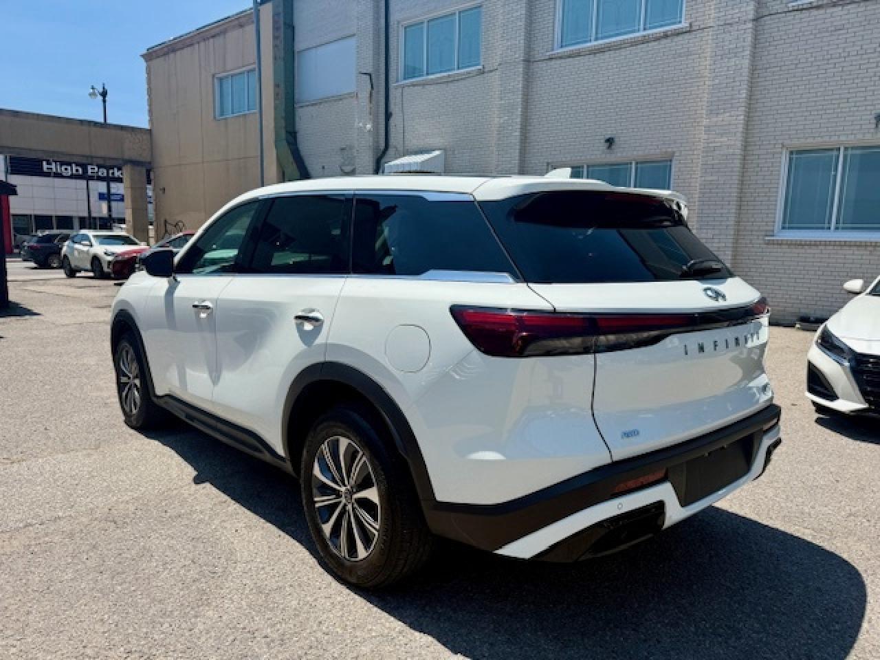 2024 Infiniti QX60 WINTER TIRES INCL, PURE, APPLE CARPLAY $ ANDROID Photo